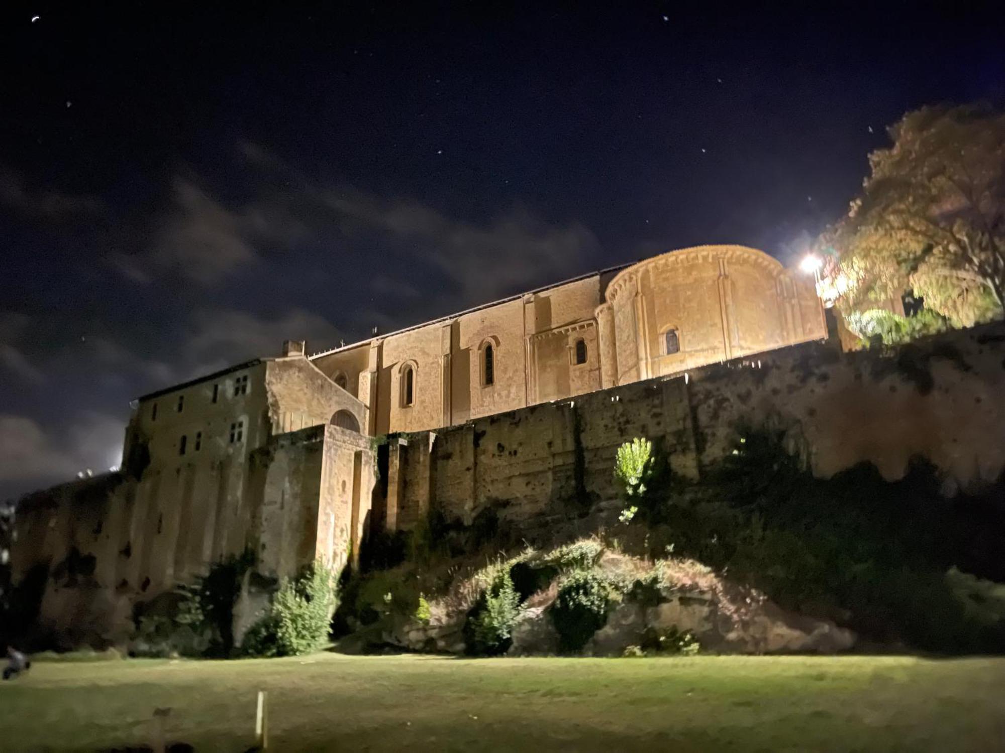 House In A Medieval Village Saint-Macaire エクステリア 写真